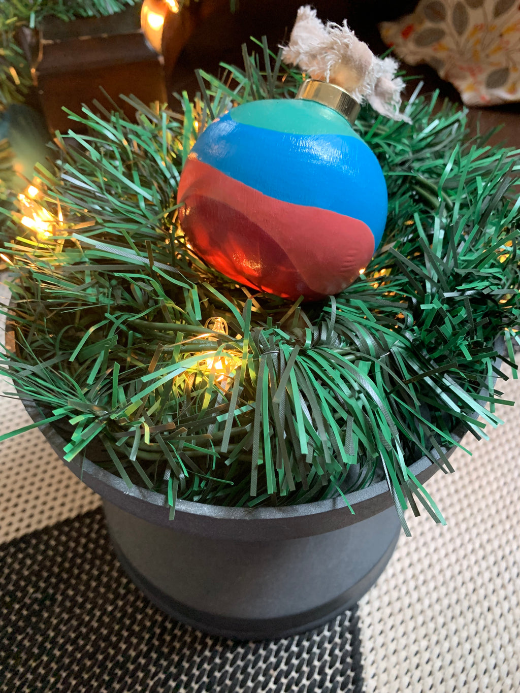 Hand-painted Wavy Ceramic Ornament